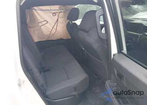 2024 Toyota Tacoma Sr5 4Wd z USA, uszkodzony, nr VIN 3TYLB5JN2RT051870